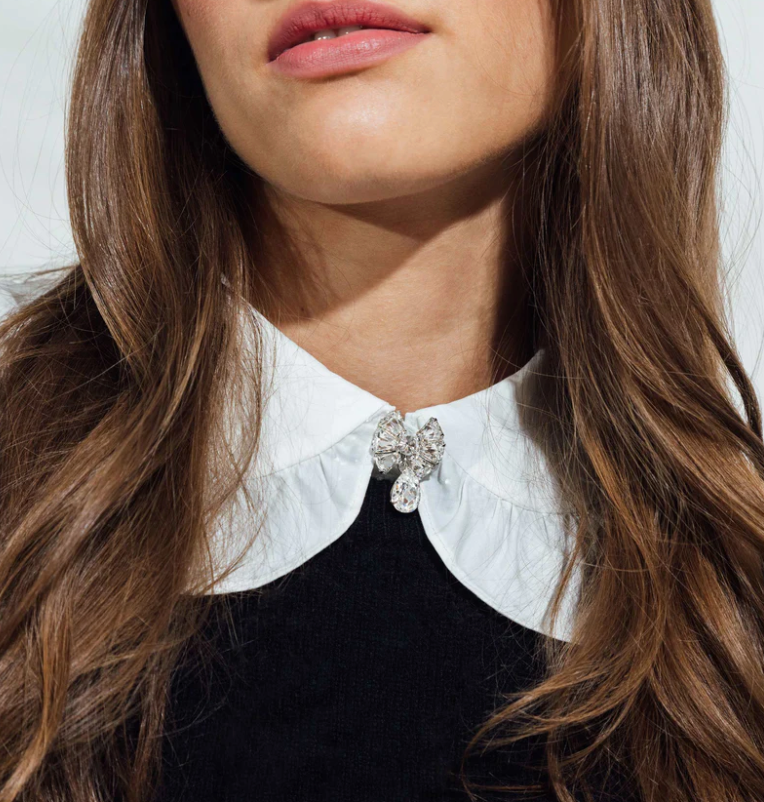 Susanna Bow Pin