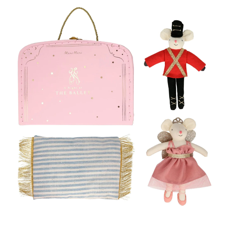 Theatre Suitcase Dolls